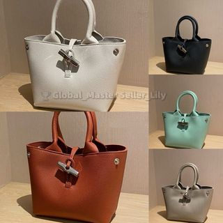 (Category: ) located in . Submitted by fashion.luxe (Listing ID 1440721052, Image 1). Description: .