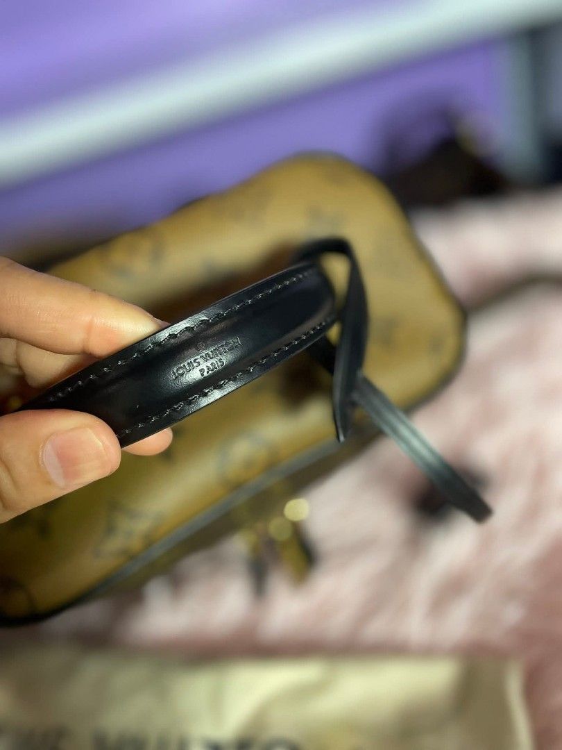 Lv Vanity Bag (Category: Luxury Bags & Wallets) located in Bulacan. Submitted by jcasey_1991 (Listing ID 1421839994, Image 3). Description: free shipping free lalamoved basta malapit sa area ko japan source coded .