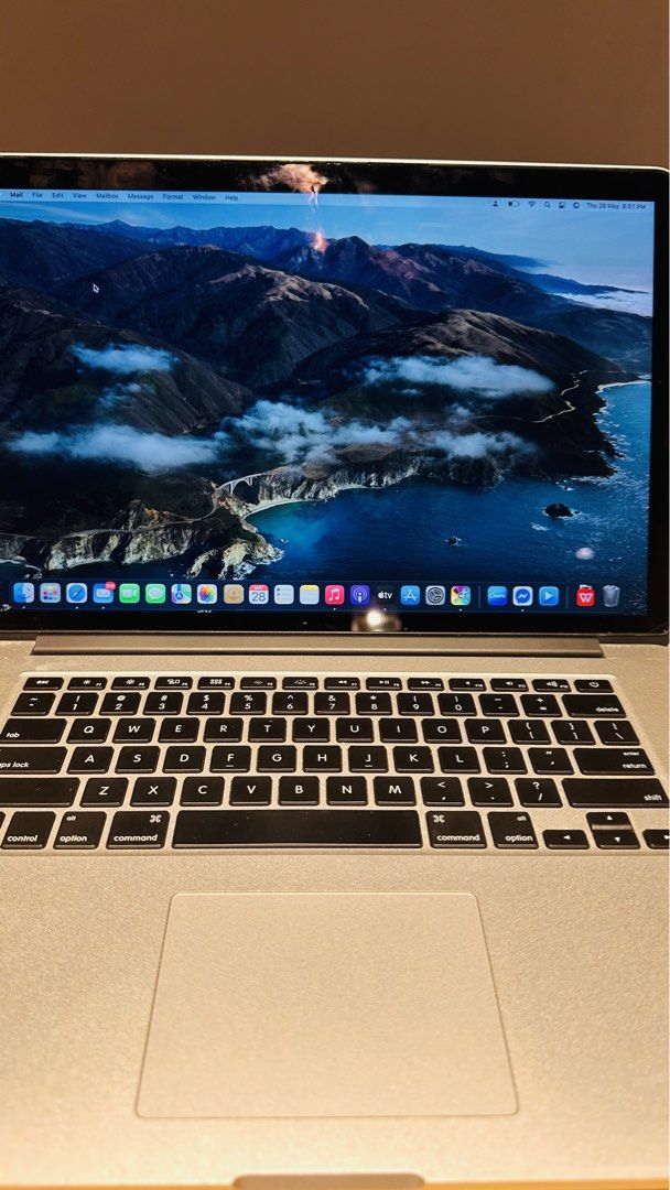 MacBook Pro 💻467770972539473921