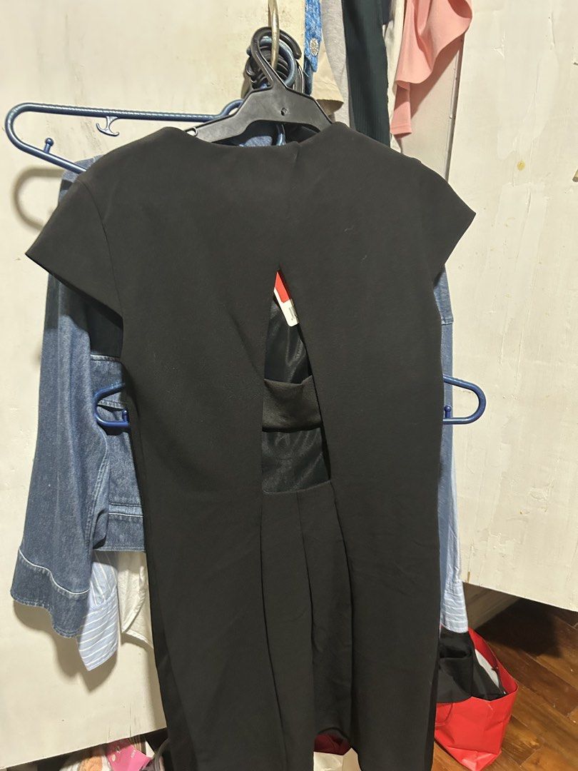 Mango Basics Black Cap Sleeve Dress with Open Back (Category: Dresses) located in Quezon City. Submitted by agathasells (Listing ID 1440678389, Image 2). Description: - Black Mango Basics dress - Size XS - Cap sleeves - Unique open back detail - Fabric with a slight sheen on the sides - Versatile: great for dressing up or down.
