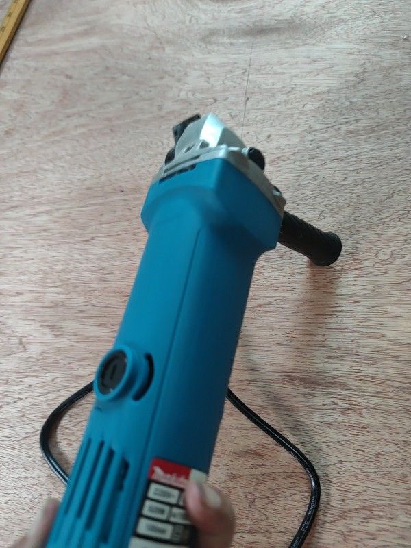 Mason tools angle grinder (Category: Everything Else Others) located in Cavite. Submitted by Combiishop (Listing ID 1440659389, Image 3). Description: - Mason Tools angle grinder - Ideal for various projects w box po.
