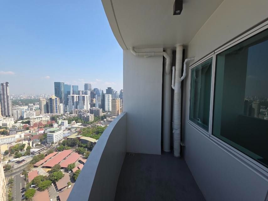 Maven Ortigas 1BR Capitol Commons For Rent (Category: Apartments & Condos) located in Taguig. Submitted by annagarcia.ph (Listing ID 1440672401, Image 1). Description: Maven Ortigas 1BR Capitol Commons For Rent Maven by Ortigas Land Capitol Commons 1 bedroom 1 bathroom 47th Floor 58 sqm with With balcony 1 parking Slot with aircon, water heater and rangehood bare unit Semi furnished For Rent P48,000 monthly.