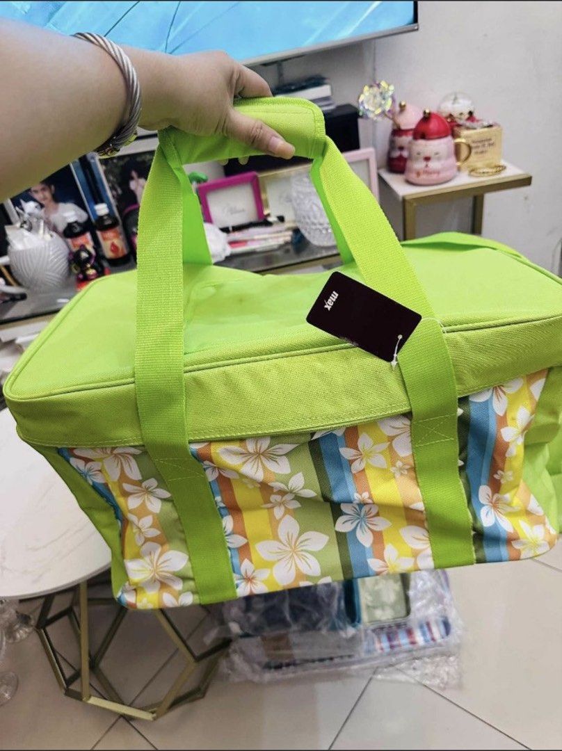 Max insulated bag (Category: Other Kitchenware & Tableware) located in Mandaluyong City. Submitted by home_box.ae (Listing ID 1440591077, Image 2). Description: .