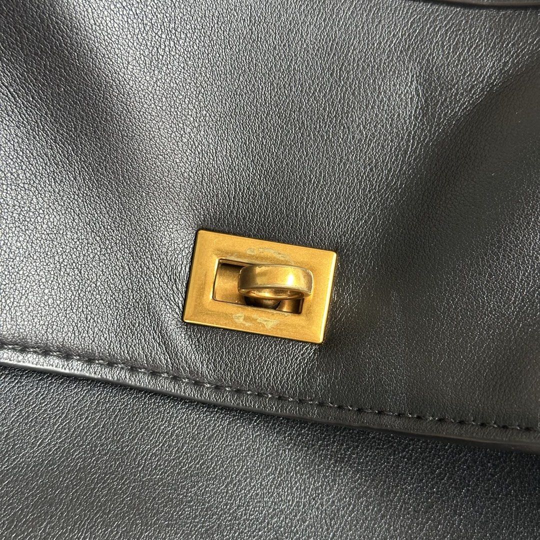 Medium Rodeo Bag - No Logo (Category: Luxury Bags & Wallets) located in Marikina City. Submitted by divasells (Listing ID 1440600434, Image 3). Description: Got this from 🇨🇳 Authentic leather and no foul smell. Just a few imperfections as seen in the photos but a really good bag for everyday use. Fits an 11' iPad and also the MacBook Neo. Doesn't come with the clochette & strap. Can give an LP for sure buyers. :) Payment via GCash/Maya Shipping