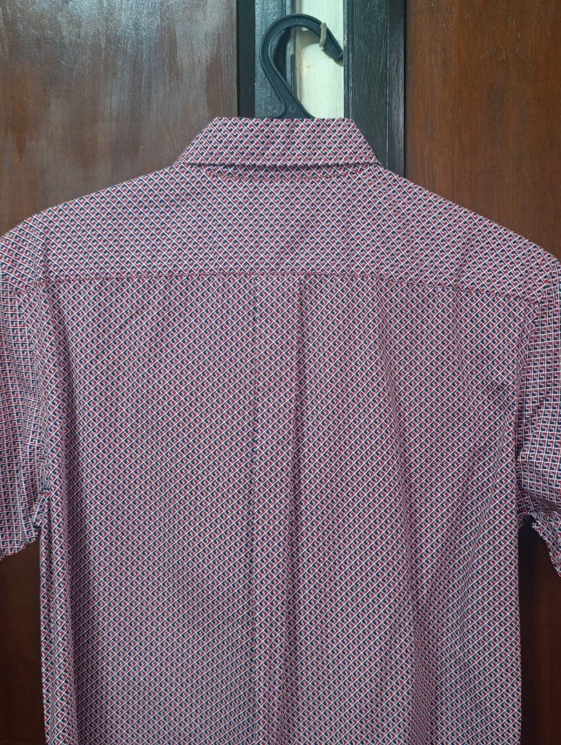 Men's Short Sleeve Button-Up Shirt (Category: Tshirts & Polo Shirts ) located in Quezon City. Submitted by rajs2ndhand (Listing ID 1440581722, Image 3). Description: Like new Size Small on tag 18in width 30in length MOP: Gcash/Paypal/Bank Transfer Shipped through J&t or Lalamove | BUYER PAYS!.