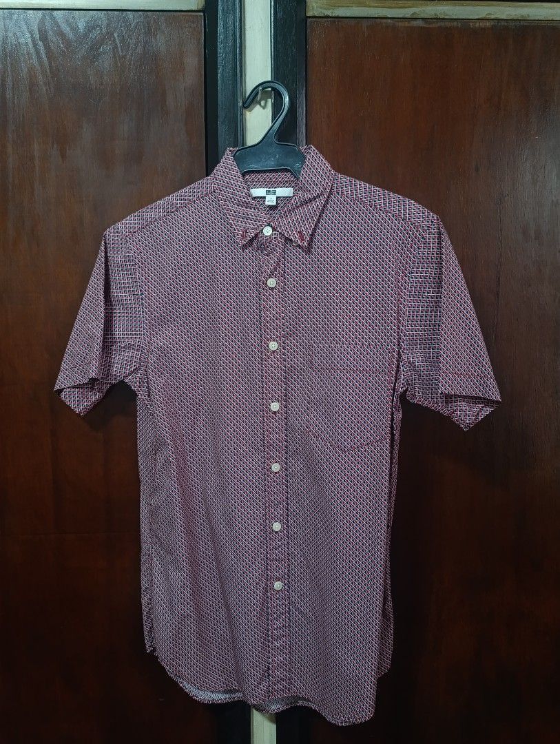 Men's Short Sleeve Button-Up Shirt (Category: Tshirts & Polo Shirts ) located in Quezon City. Submitted by rajs2ndhand (Listing ID 1440581722, Image 2). Description: Like new Size Small on tag 18in width 30in length MOP: Gcash/Paypal/Bank Transfer Shipped through J&t or Lalamove | BUYER PAYS!.