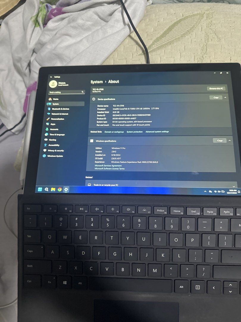 Microsoft Surface Pro 5  256 gb ssd with keyboard467898790483087363