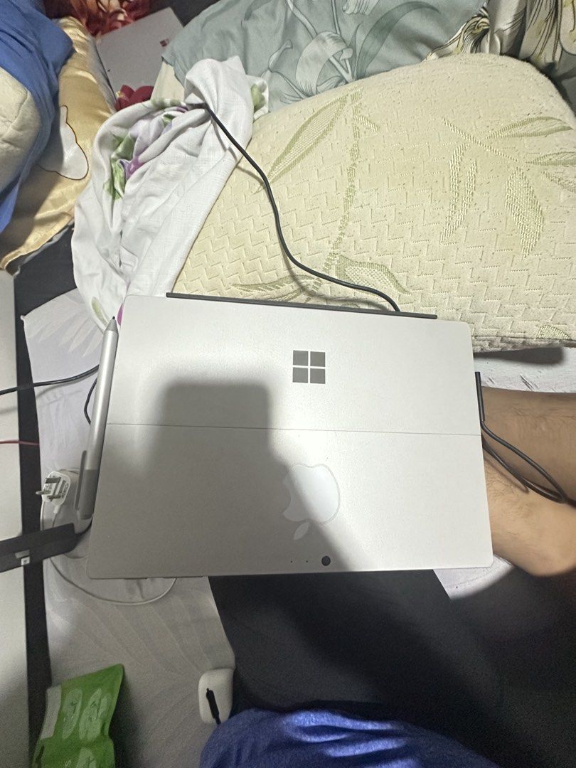 Microsoft Surface Pro 5  256 gb ssd with keyboard467898790483087361