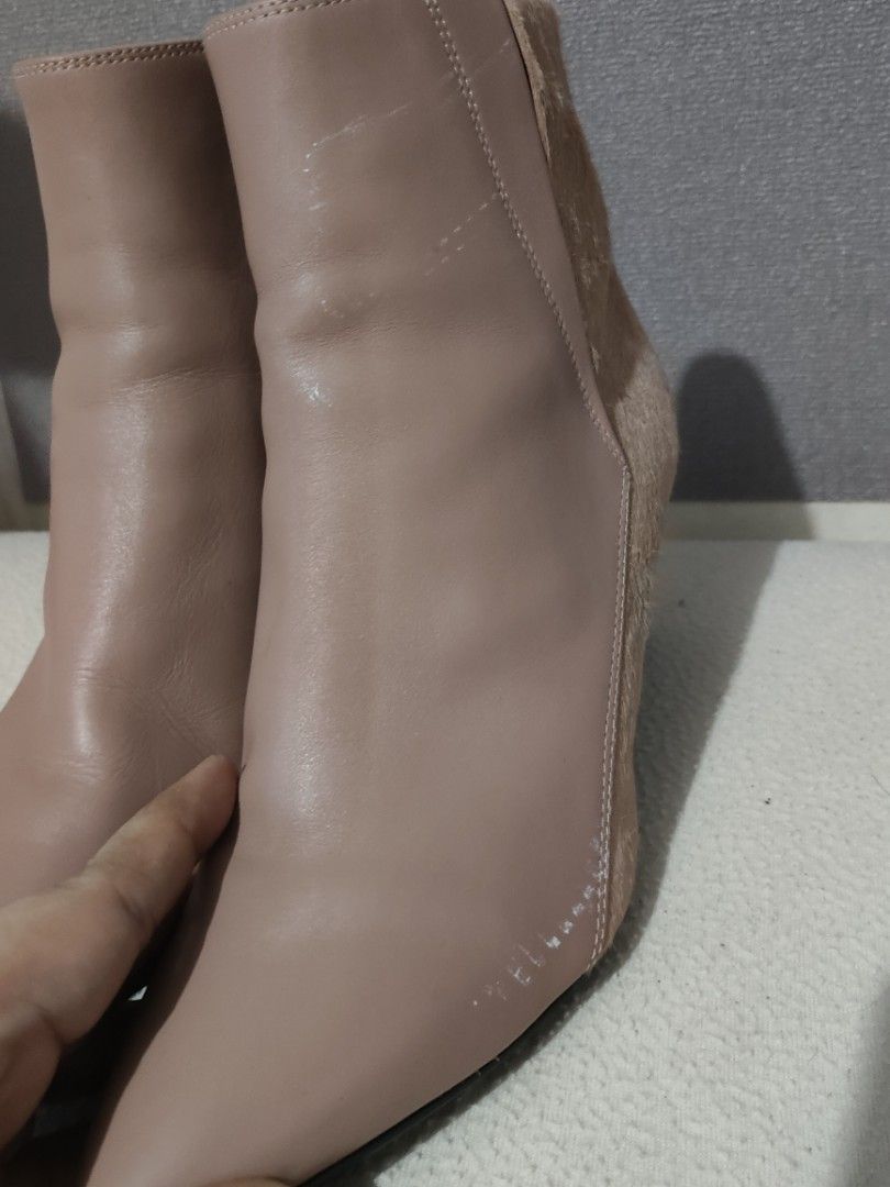 Millies ankle boots (Category: Boots) located in Manila. Submitted by imperialfeline (Listing ID 1440750996, Image 2). Description: from hk box.