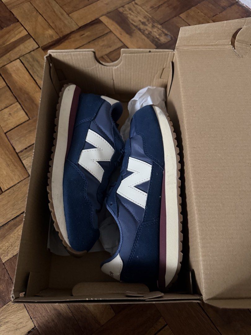 New Balance 237 Navy White Sneakers (Category: Sneakers) located in Paranaque City. Submitted by maineacct (Listing ID 1440631632, Image 2). Description: - Classic New Balance 237 sneakers - Color: Navy blue with cream 'N' logo - Features a gum sole for excellent grip - Includes original box - Ideal for casual and everyday wear -Size: US4 (can fit big kids or adults with small feet).
