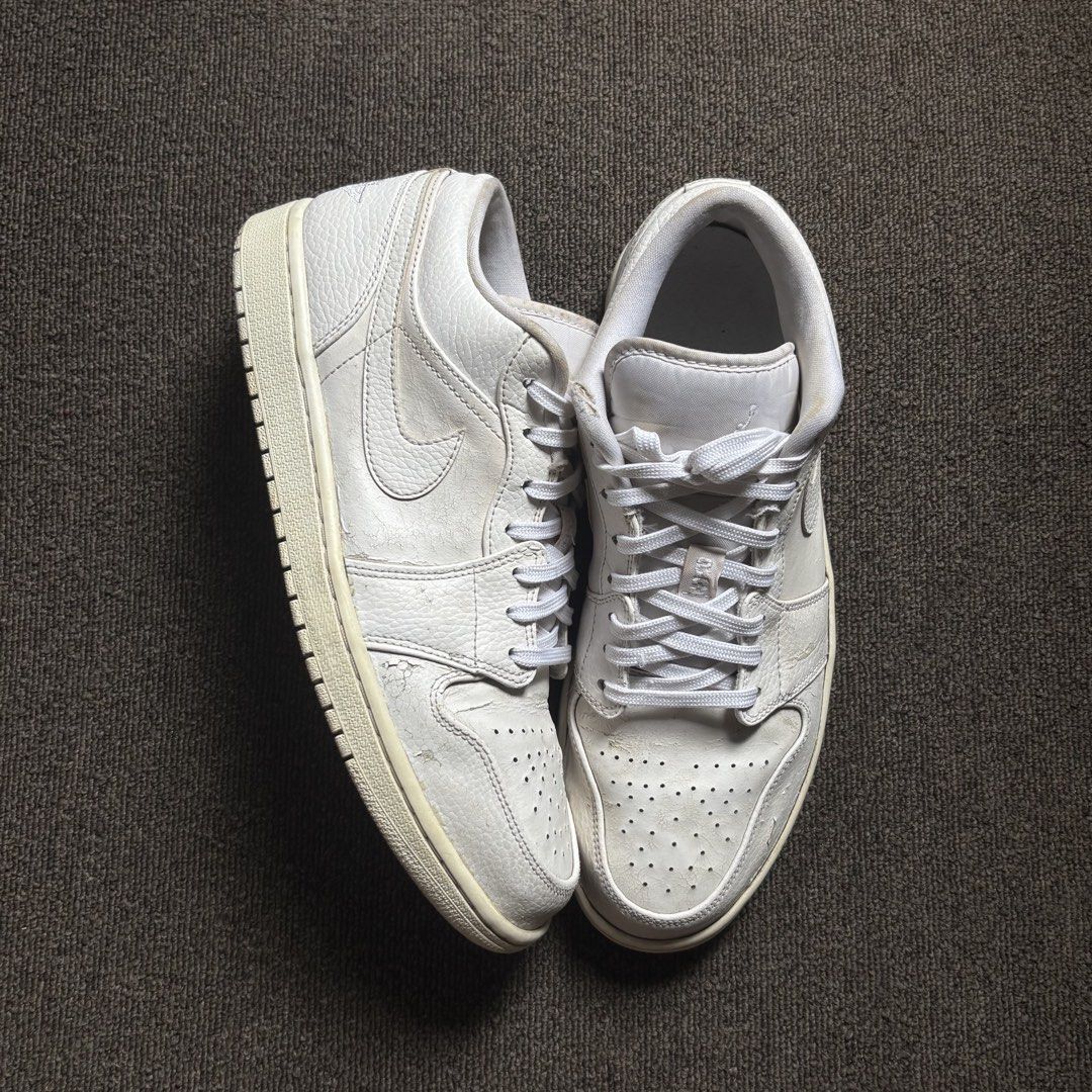 Nike Air Jordan 1 Low Triple White (Category: Sneakers) located in Pasig City. Submitted by bootsoftravel_ph (Listing ID 1440661895, Image 1). Description: Nike Air Jordan 1 Low Triple White used - Good FOR SALE No box FREE shipping!!! Issue: slight seps Price: ₱ 1,995 size: EU 43.5 / UK 9.5 / US 10.5 Guaranteed 100% Legit 💯 We ship nationwide 🚚.