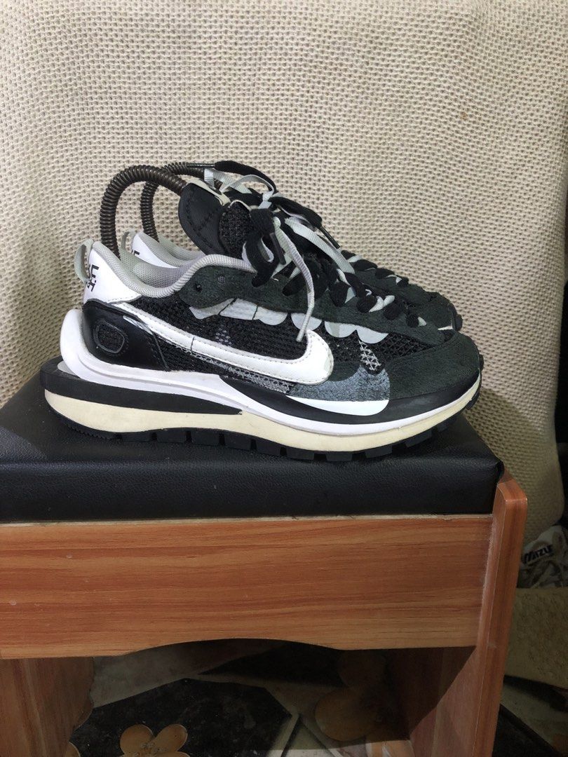 Nike x sacai vaporwaffle (Category: Sneakers) located in Davao. Submitted by blufinds (Listing ID 1440757938, Image 1). Description: These are Nike x sacai VaporWaffle “Black White” sneakers in black and white with a gum sole..