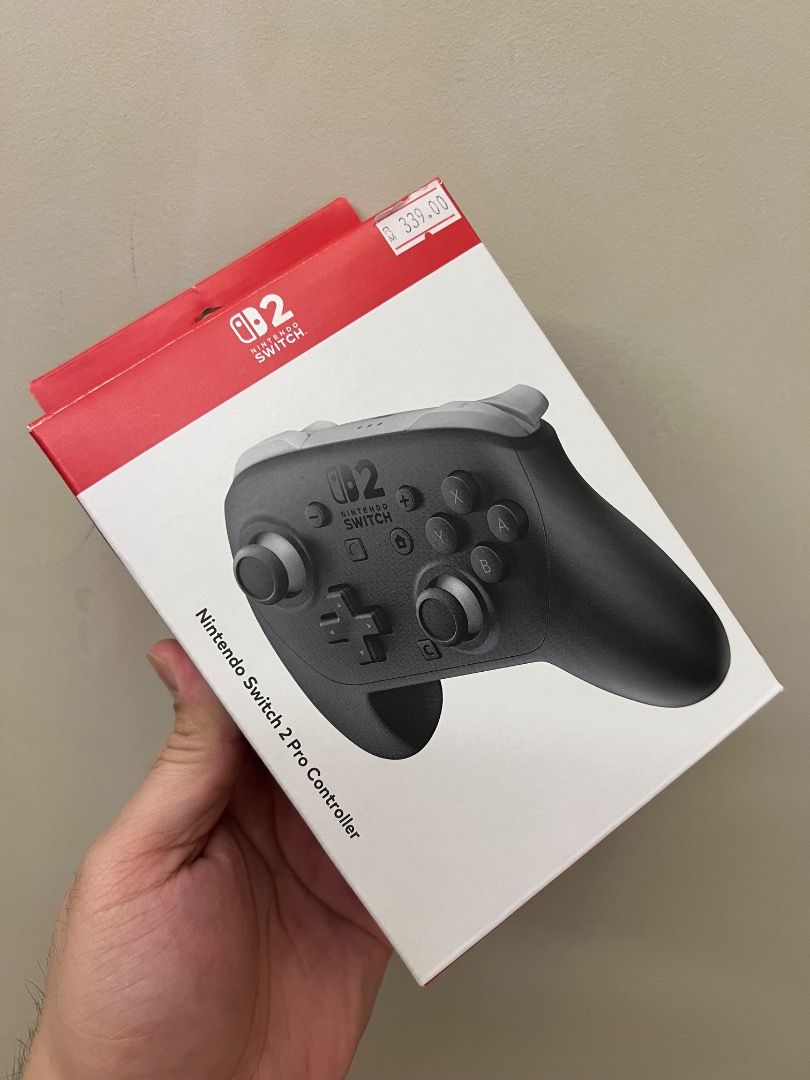 Nintendo Switch 2 Pro Controller (Category: Controllers) located in Kuala Langat. Submitted by hazmitengku (Listing ID 1440707828, Image 1). Description: Nintendo Switch Pro 2 Controller Beli January 2026 Macam baru. Just buka untuk test sahaja..