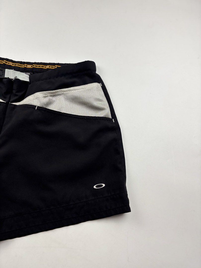 Oakley Software Trail Shorts (Category: Activewear) located in Makati City. Submitted by ragrepository (Listing ID 1440726502, Image 3). Description: Oakley Software Trail Shorts Tagged as Small Waist-14” Length-13.5” Leg opening-11.5” Condition-9/10 Flaw-None .