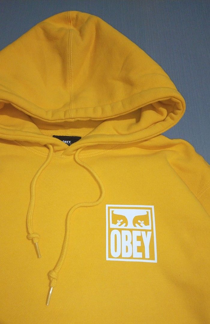 OBEY - EYES ICON HOODIE JACKET (Category: Hoodies) located in Cebu City. Submitted by whainstone (Listing ID 1440583063, Image 3). Description: Excellent condition Tagged size - S Width - 21.5" Length - 27" Photos may vary due to lighting Php 1200 + 90 (sf) Mop: gcash/bank Thank you & Godbless. 🤗.