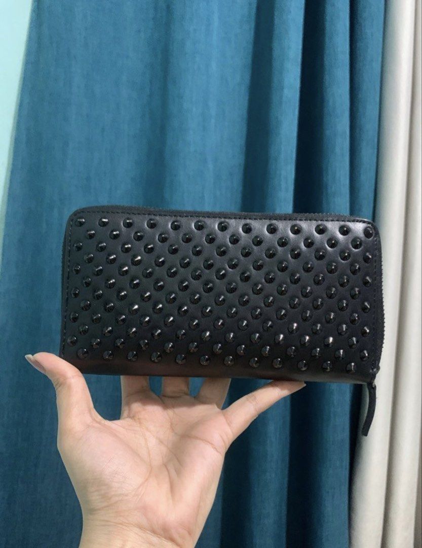 GUCCI Long Wallet Black leather (Category: Luxury Bags & Wallets) located in Cebu City. Submitted by americansurplus (Listing ID 1440703417, Image 1). Description: Gucci long wallet Studded/spiked leather Used but not abused Excellent condition .