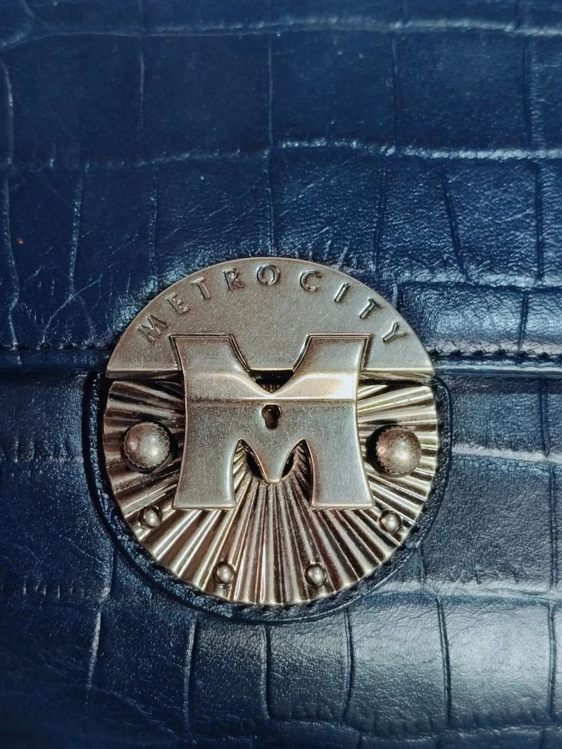 Original METROCITY Navy Croc Embossed Chain Shoulder Bag (Category: Shoulder Bags) located in Cabuyao City. Submitted by your____lux____shop (Listing ID 1440724288, Image 2). Description: Sale❗️Sale❗️Sale❗️ Original Metro City Navy Blue Small Crocodile embossed leather 📌First to pay!.