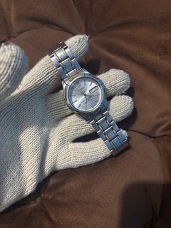 (Category: ) located in . Submitted by sknnykidwatches.co (Listing ID 1440756675, Image 1). Description: .