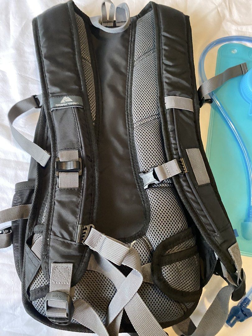 Ozark Trail Black Hiking Trekking Cycling Backpack with Hydration Bladder (Category: Backpacks) located in Quezon City. Submitted by closet-cleanup (Listing ID 1440666241, Image 3). Description: - Black Ozark Trail backpack - 23L capacity - Ideal for hiking, trekking, cycling - Multiple pockets for organized storage (4 zippered compartments, 2 open side compatments) - Padded back and straps for maximum comfort - Comes with a 2L blue hydration bla