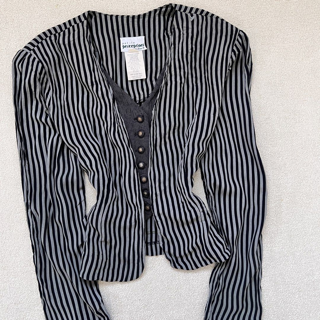 petite perceptions pinstripes with vest inner corpcore office siren top (Category: Longsleeves) located in Limay. Submitted by budolfindsrawrawr (Listing ID 1440734561, Image 3). Description: petite perceptions pinstripes with vest inner corpcore office siren top - fits m/l l21 b38 - with inner vest, not detachable as is, very office siren bella hadid.