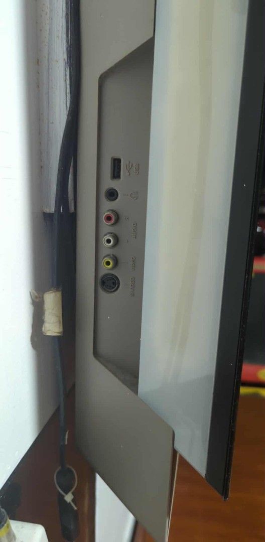 Philips Flat Screen TV (Category: TV) located in Manila. Submitted by negrosyantengmalupet (Listing ID 1440621758, Image 3). Description: - Philips flat screen television - Sleek black bezel design - Multiple connectivity ports (side and back) - Ideal for bedrooms or secondary viewing areas Honest issue lubog power button Maliban don wala na ibang issue goods pa LCD Calamba Laguna Location strictly for pickup onlye.