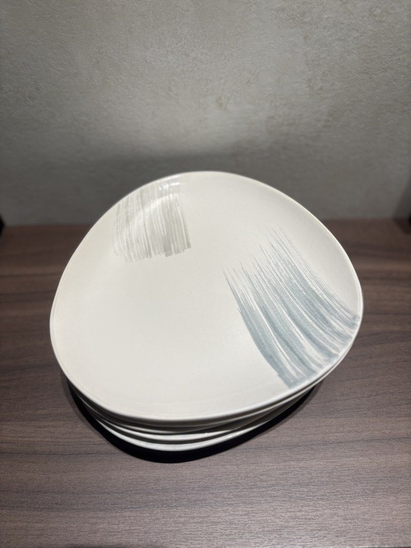 Plates from Hooga467854724327680002