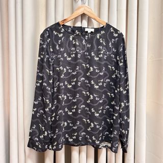(Category: ) located in . Submitted by from99abovecloset (Listing ID 1440655468, Image 1). Description: .