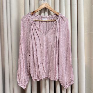(Category: ) located in . Submitted by from99abovecloset (Listing ID 1440657102, Image 1). Description: .