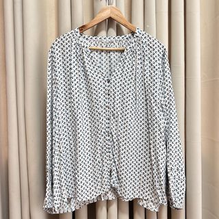 (Category: ) located in . Submitted by from99abovecloset (Listing ID 1440656859, Image 1). Description: .