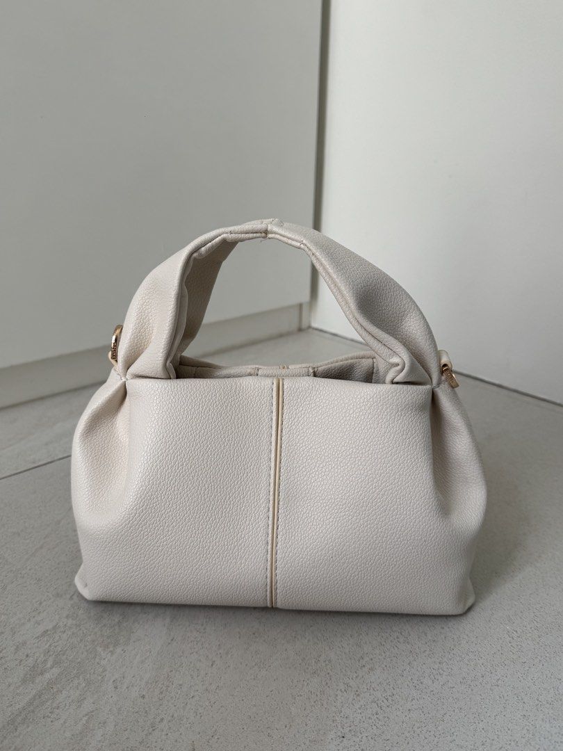 Polene_Numero Neuf Mini White Sling Bag (Category: Cross-body Bags) located in Quezon City. Submitted by ciiel (Listing ID 1440607456, Image 1). Description: .