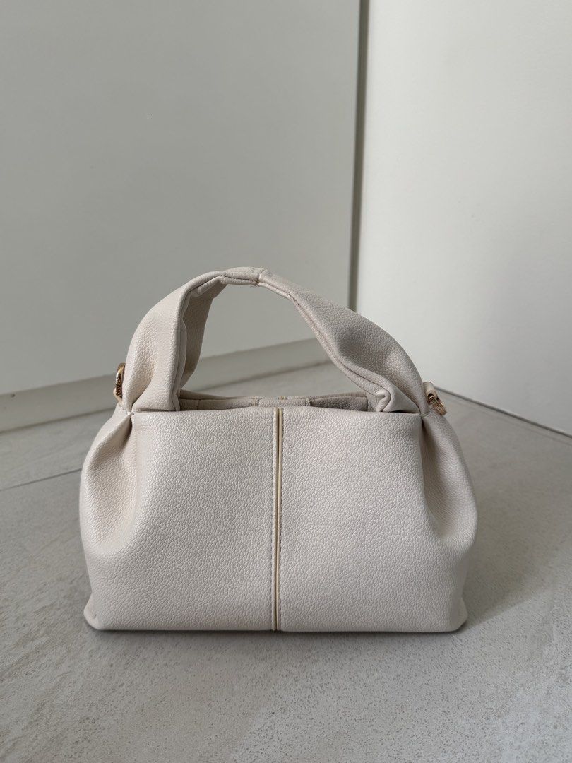 Polene_Numero Neuf Mini White Sling Bag (Category: Cross-body Bags) located in Quezon City. Submitted by ciiel (Listing ID 1440607456, Image 2). Description: .