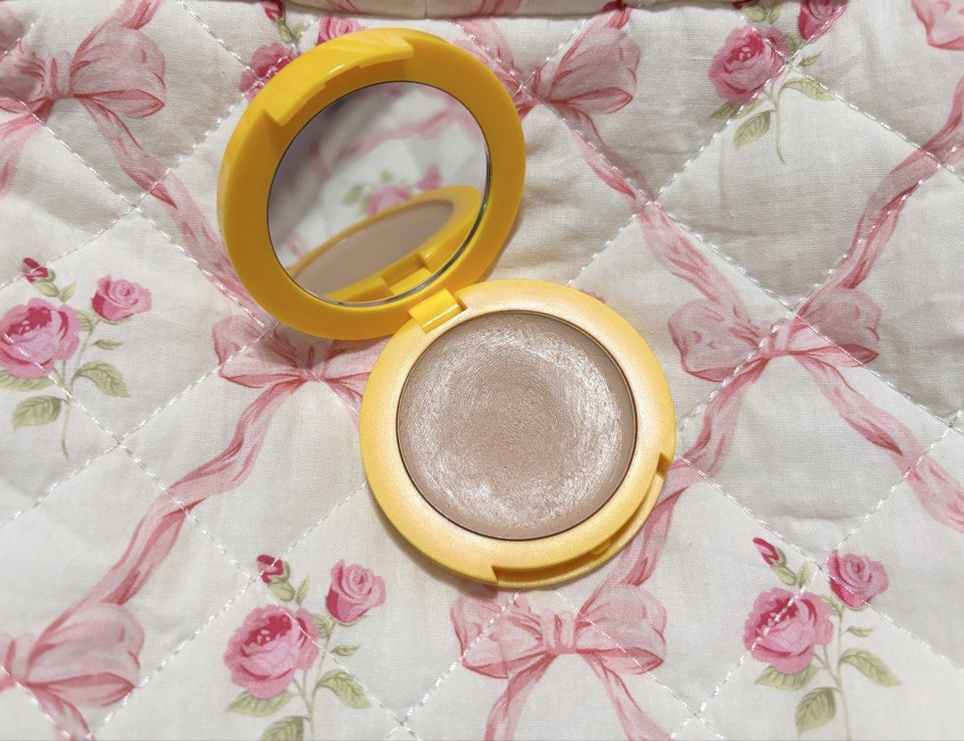 POPIQUE Face Forward Multi-Complexion Pot (Category: Makeup) located in Santo Domingo. Submitted by _nymph_ (Listing ID 1440591530, Image 3). Description: ✨ FOR SALE ✨ 1. POPIQUE Face Forward Multi-Complexion Pot * Shade: C3 Light True Cool * Remaining Product: 90% full * Price: ₱150 📦 Item still comes with their original box. 🧼 Products are sanitized and well taken care of by a hygienic owner. 📝 Reason for Selling: Unfortunately, the products