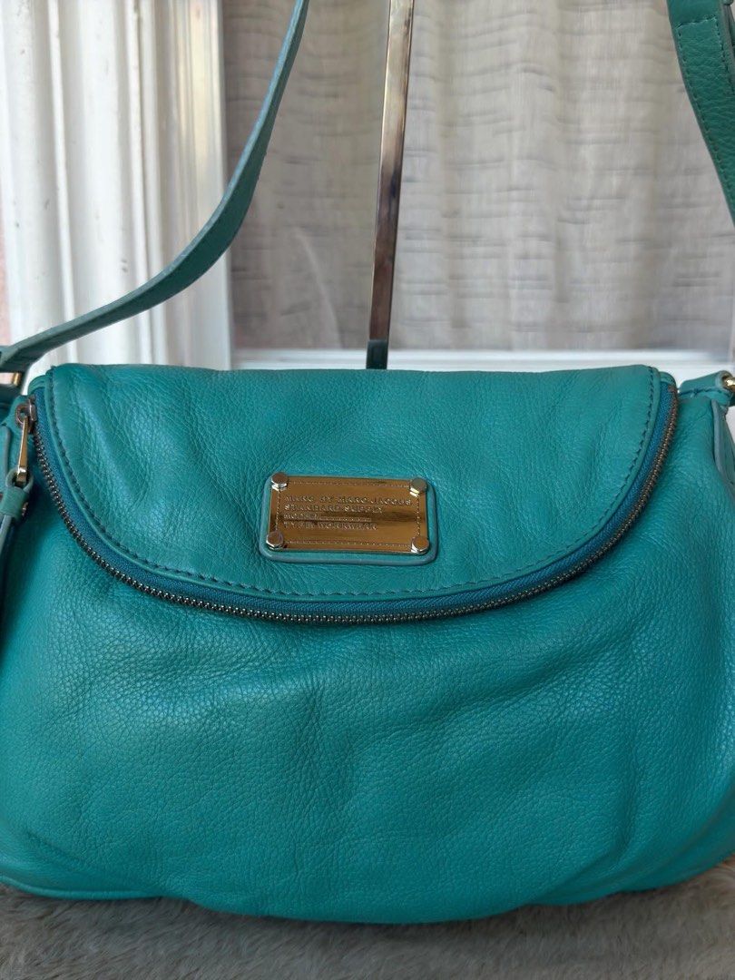 Preloved Authentic Marc Jacobs Crossbody Bag (Category: Luxury Bags & Wallets) located in Iloilo. Submitted by preciousgems_collection (Listing ID 1440634528, Image 3). Description: Preloved.