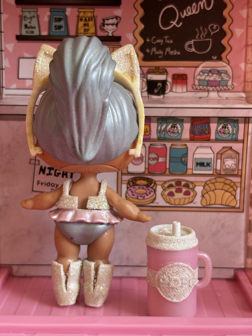 PRELOVED LOL SURPRISE DOLL-KITTY QUEEN (Category: Kids Toys) located in Bulacan. Submitted by lmsdeclutteringcorner (Listing ID 1440663109, Image 2). Description: - LOL Surprise doll - Features silver hair - Comes with a sparkly outfit and matching boots - Includes a pink cup accessory - 1 lol storage included -ISSUE: Discoloration sa headband and top na damit ng doll - Great for collectors and playtime.