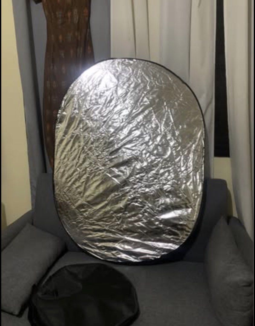 REFLECTOR Foldable with case for Photography / Videography. (Category: Other Photography Accessories) located in Manila. Submitted by gamingthriftshop (Listing ID 1440708500, Image 1). Description: REFLECTOR Foldable with case for Photography / Videography. For pick up or delivery only Marikina area Decluttering message lang if need nyo!.