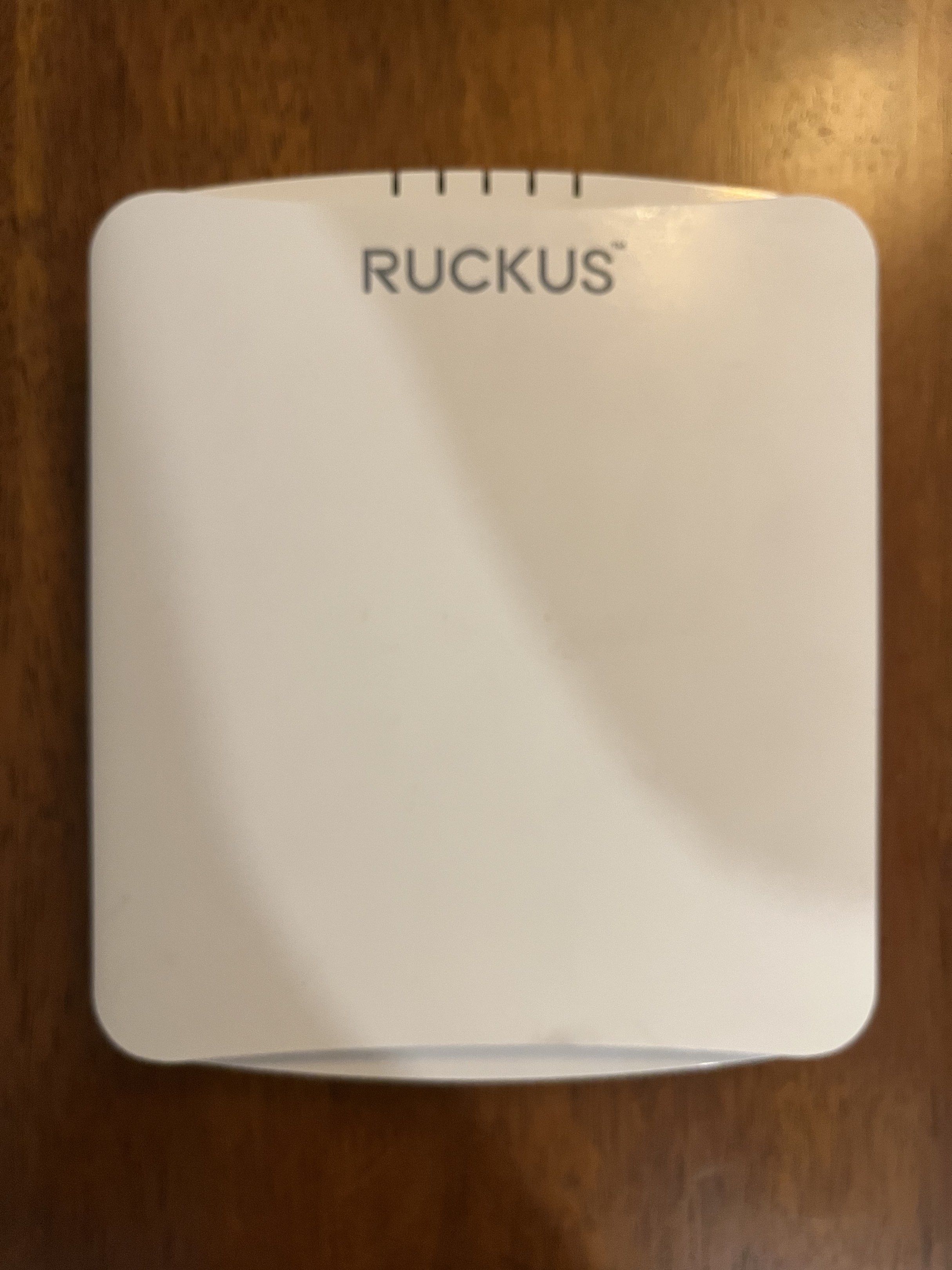 RUCKUS R650 Wireless Access Point495952141841879040