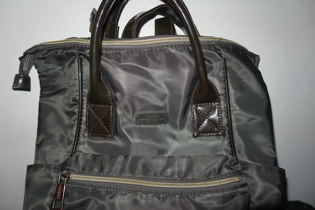 Secosana 2-Way Backpack Hand Bag (Category: Backpacks) located in Calamba. Submitted by declutter.rebski (Listing ID 1440703610, Image 3). Description: Secosana 2-Way Backpack Hand Bag ₱350 A classic and functional bag designed for everyday use. Can be used as both a backpack and hand bag, offering versatility and convenience. Spacious and roomy enough to fit your daily essentials comfortably. DETAILS: • Preloved • No flaws • Good condition • Spa
