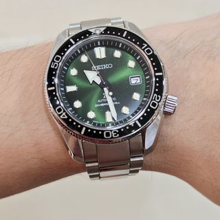 (Category: ) located in . Submitted by anotherwatchstore (Listing ID 1440710926, Image 1). Description: .