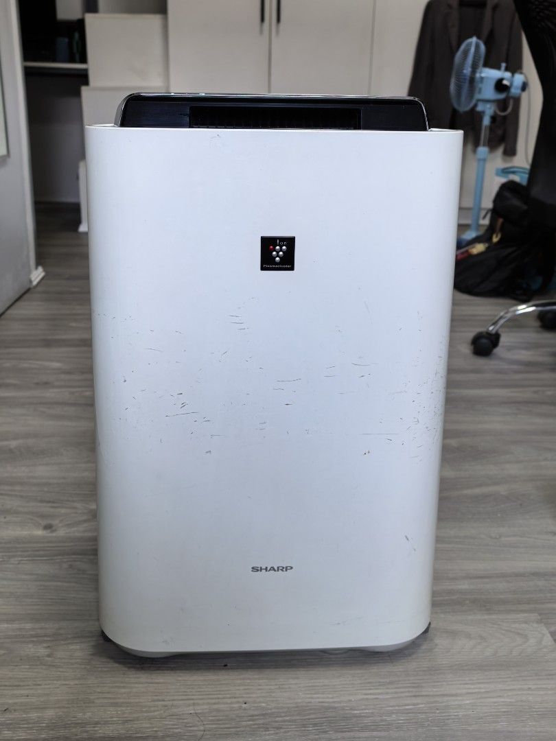 Sharp Air Purifier KC-D40E-W with Humidifying Function (Category: Air Purifiers & Dehumidifiers) located in Manila. Submitted by bhengko (Listing ID 1440611189, Image 1). Description: Sharp Air purifier with Humidifying Function For pick up in Sta Ana Manila or meet in Makati area. Specifications : The Sharp KC-D40E is a 2-in-1 air purifier and humidifier featuring Sharp's signature Plasmacluster Ion technology and a True HEPA filter. Designed fo