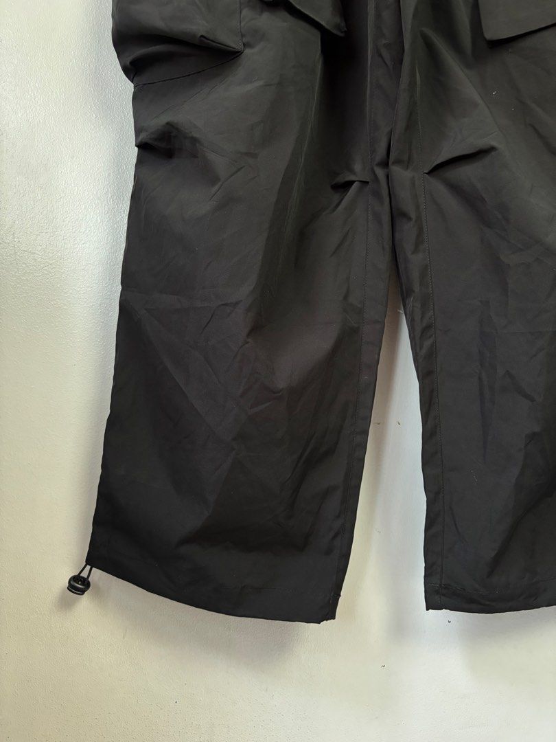 SmokingLife Multi Pocket Nylon Cargo Pants (Category: Luxury Apparel) located in Bacoor. Submitted by jewa333 (Listing ID 1440703649, Image 3). Description: SmokingLife Multi Pocket Nylon Cargo Pants. XL on tag. Dimes: Waist 30-36 (Garterized) Length 39” Leg Opening 10” (adjustable) Pristine Condition. Issue: None 🏷️1,500 only 📥📥📥.