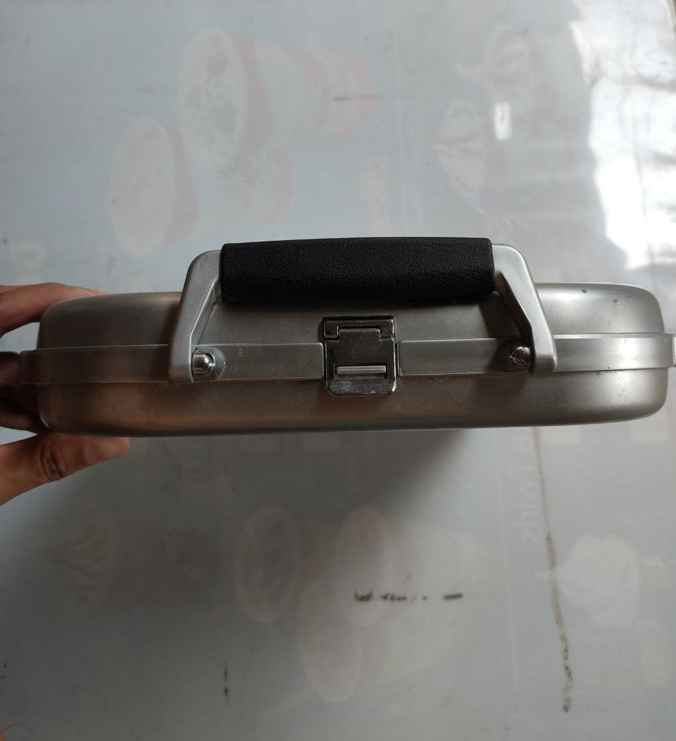Steel Case, CD Holder (Category: Storage Boxes & Baskets) located in Manila. Submitted by kimpot0801 (Listing ID 1440582077, Image 3). Description: Around 12 inch ung lapad.
