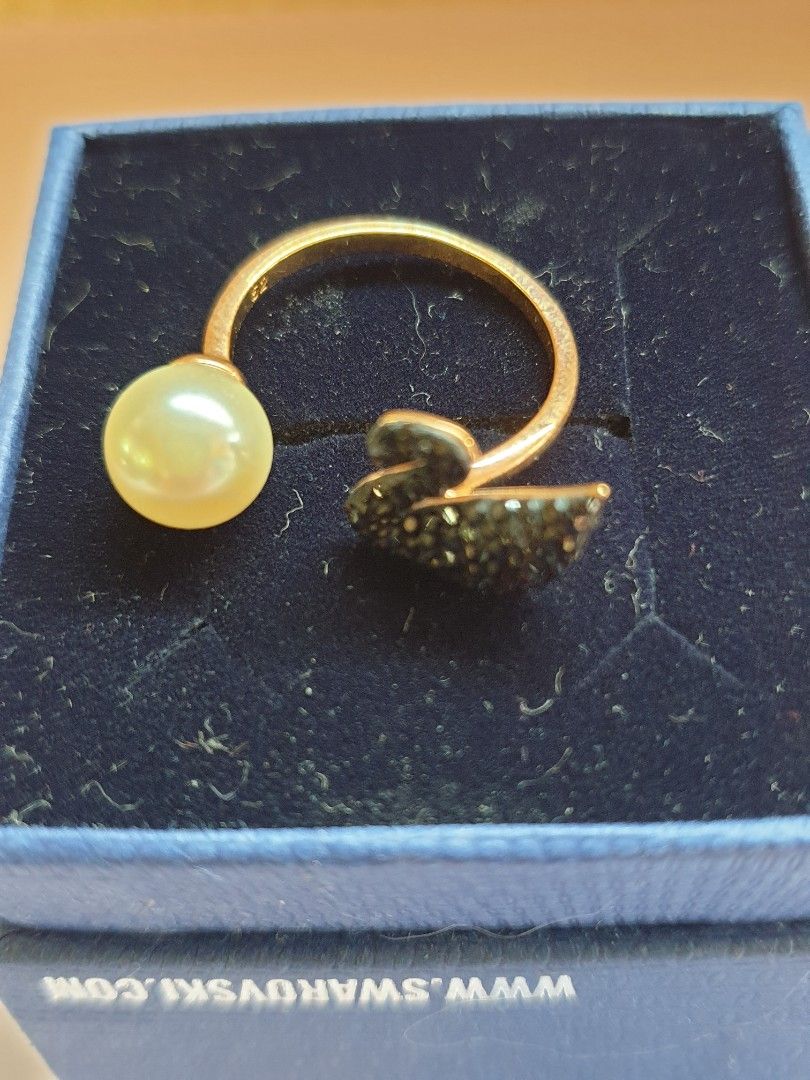 Swarovski Open Ring with Black Swan & Pearl (Category: Rings) located in Las Pinas. Submitted by anggesmart (Listing ID 1440624565, Image 2). Description: BNew Swarovski Open Ring with iconic Black Swan & Pearl Size 5.75 Rose gold tone metal plated With tag, box Accepts bpi & gcash .