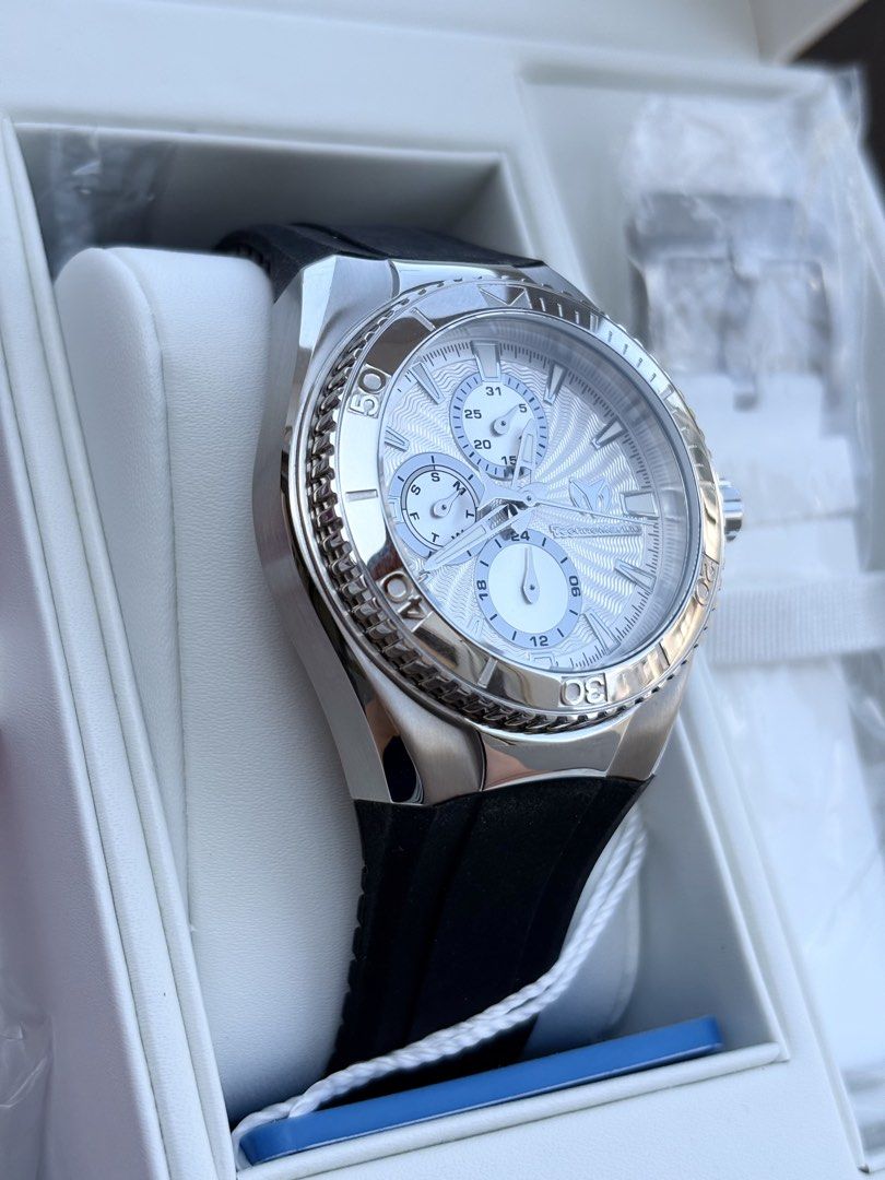 CLEARANCE TechnoMarine Cruise Chronograph Watch with Extra Straps (Category: Luxury Watches) located in Manila. Submitted by eviauthenticwatches (Listing ID 1440595474, Image 3). Description: - TechnoMarine Cruise Watch 40mm - Silver Dial with Chronograph Functions - Comes with Black Rubber Strap (attached) - Includes Additional Pink Strap - Includes Additional White Strap - Water Resistant up to 10 ATM - Reliable Japan Movement - Durable Stainle