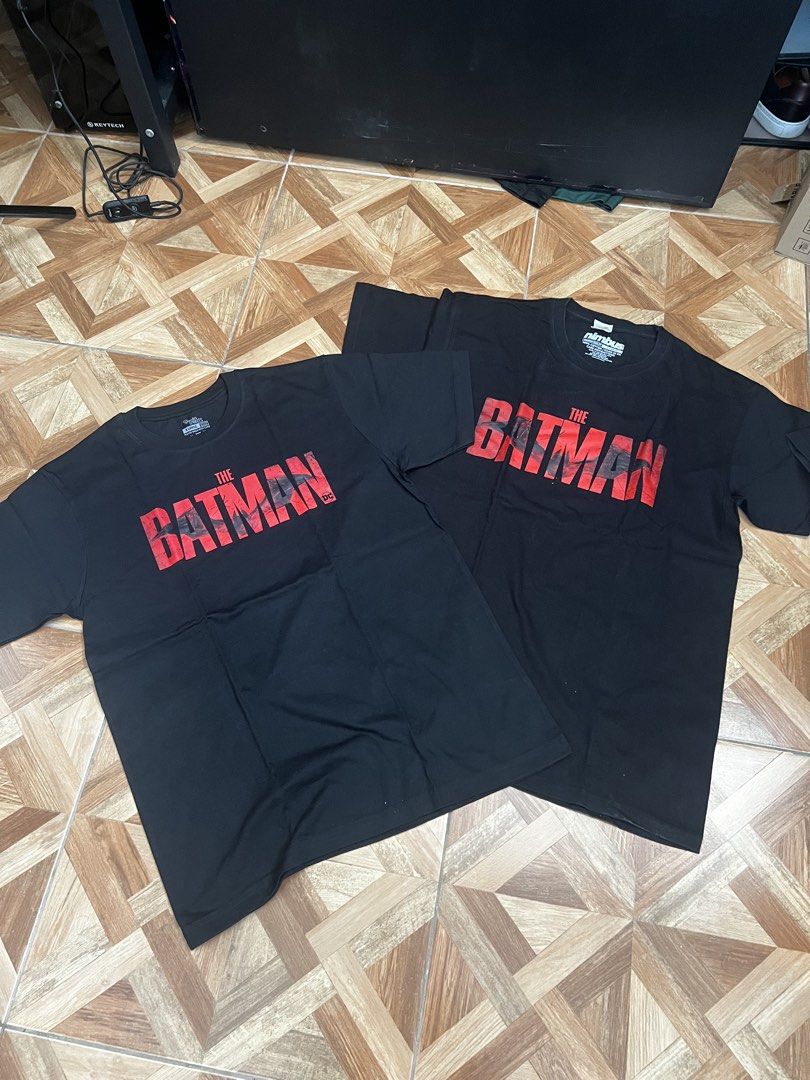 The Batman T-Shirt X-Large Black (Category: Tshirts & Polo Shirts ) located in Manila. Submitted by dommnc (Listing ID 1440621005, Image 1). Description: - Black t-shirt with 'The Batman' graphic print - Made from 100% cotton - Tagged as X-Large - Ideal for fans of the movie - Care: Wash below 40°C, no bleach, no tumble dry, do not iron on print 200 for 1 300 for both.