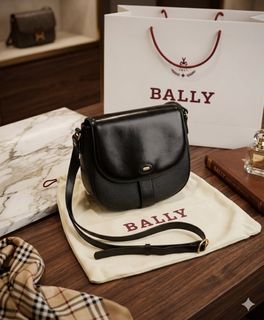 Fancy Luxury Bags, Wallets and more! Collection item 2