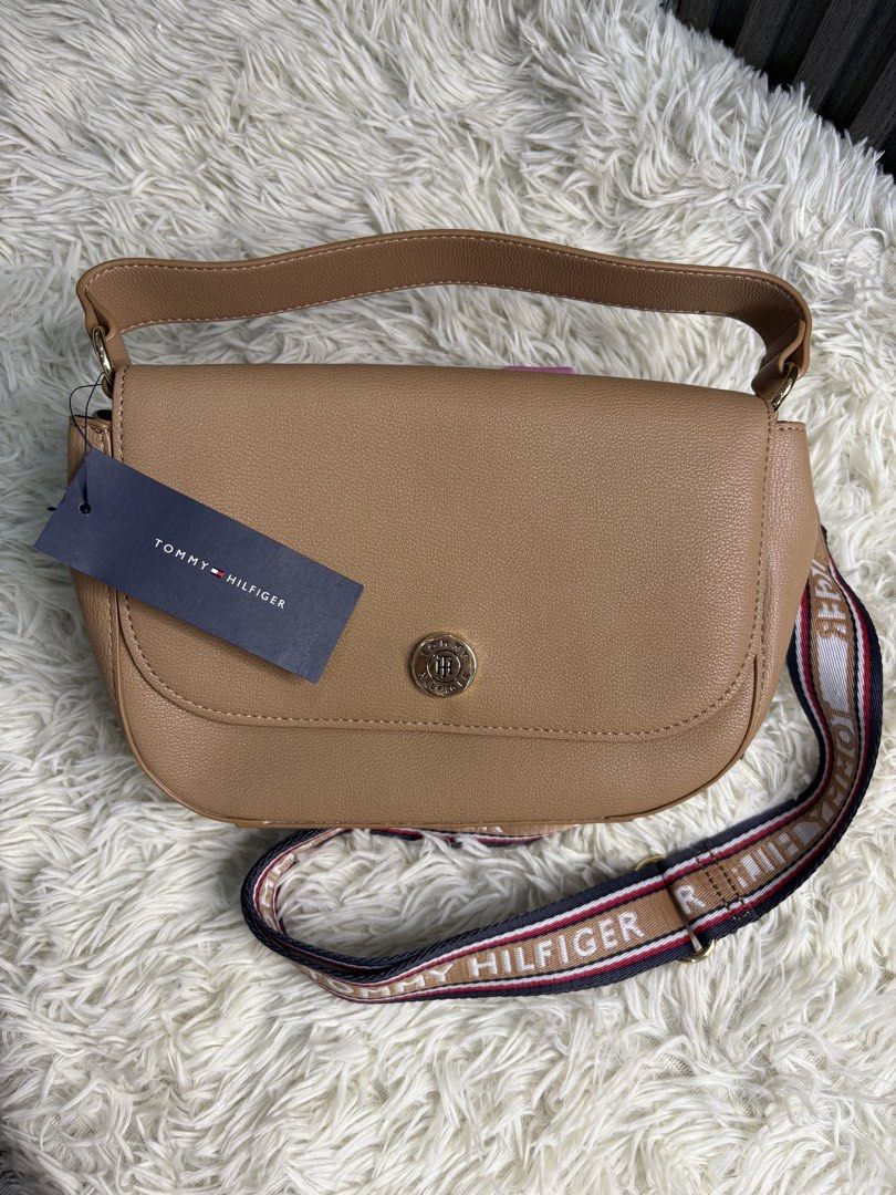 Tommy Hilfiger CrossBody Bag (Category: Cross-body Bags) located in Nagcarlan. Submitted by tayi01 (Listing ID 1440598747, Image 1). Description: .