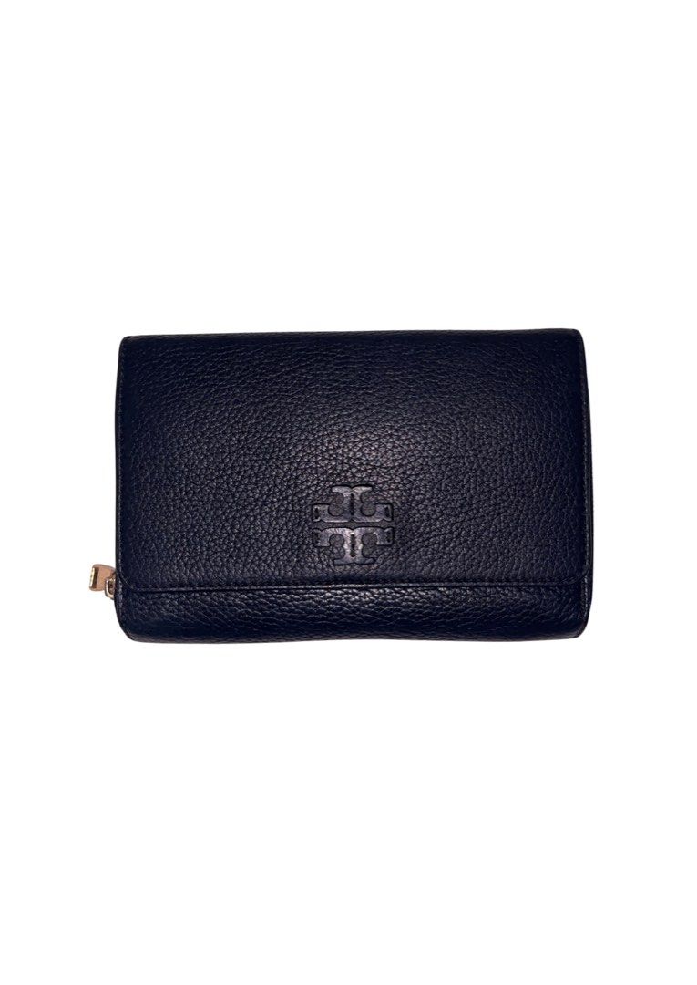 Tory Burch Britten Chain Wallet (Category: Luxury Bags & Wallets) located in Pasig City. Submitted by the.yarchives (Listing ID 1440687828, Image 1). Description: ➤ color: black pebbled leather ➤ reason for selling: decluterring ➤ payment options: gcash only ➤ delivery / shipping: via lalamove or grab express (booked by buyer).