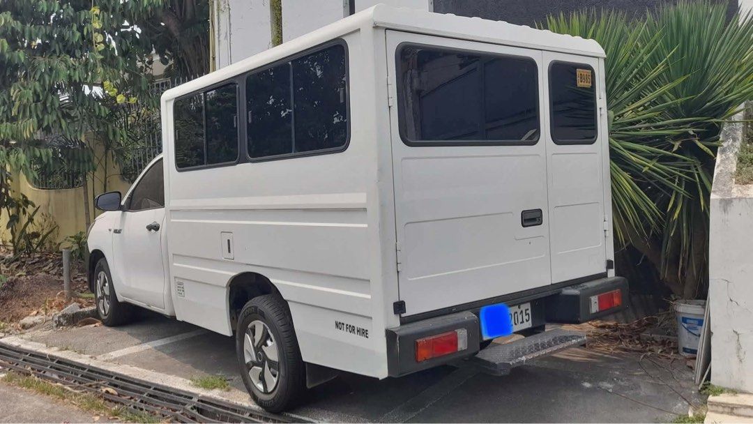 Toyota Hilux FX Manual (Category: Used Cars) located in Quezon City. Submitted by cometopapa69 (Listing ID 1440622126, Image 2). Description: Garage king Dual aircon Barely used New tires Well maintained engine 47k+ mileage Pass sa buy and sell.
