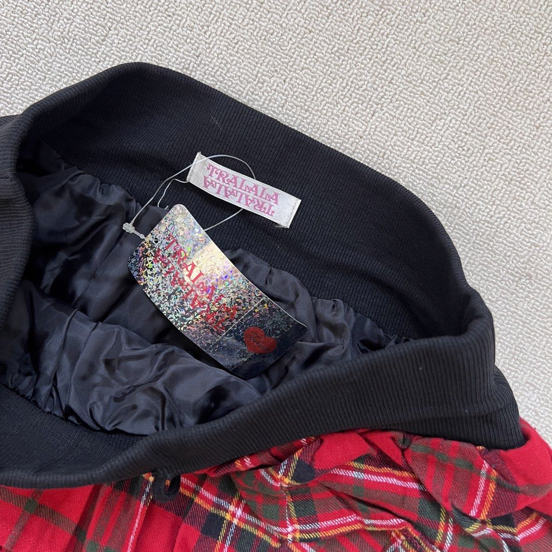 tralala plaid tiered gothic skirt (Category: Skirts) located in Limay. Submitted by budolfindsrawrawr (Listing ID 1440737597, Image 3). Description: tralala plaid tiered gothic skirt - w26-28 l13 - still with hangtag, stretchy, for my gothic/emo girlies.