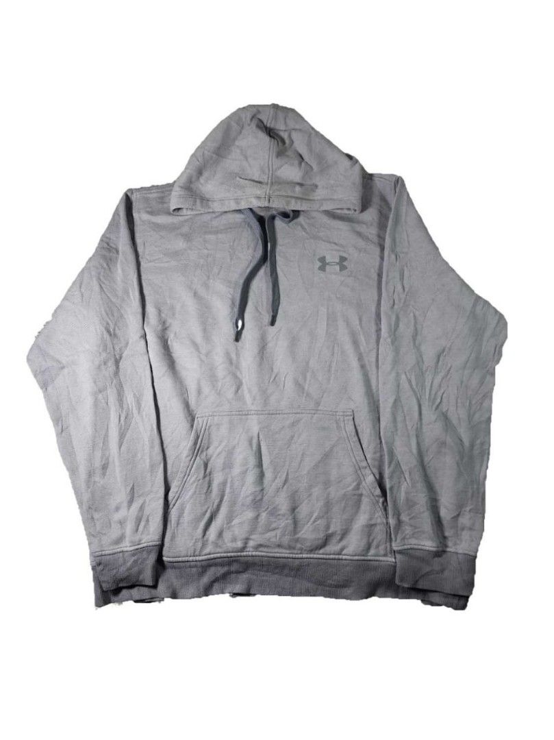 Under Armour Cold Gear Grey Hoodie (Category: Hoodies) located in La Trinidad. Submitted by closetloop2601 (Listing ID 1440707045, Image 1). Description: 200 + SF Size : Extra Large on tag W: 25 in | L: 27 in Good condition Issue: see comment section Color may vary due to lighting.